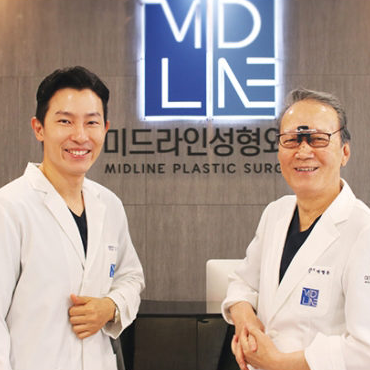 [위클리피플]미드라인성형외과 대표원장, 교수, "내 의술이 건강한 사회화를 도울 수 있다면"